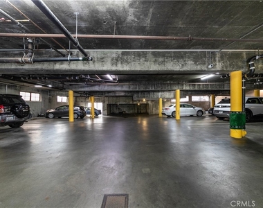 1344 N Martel Avenue - Photo Thumbnail 17