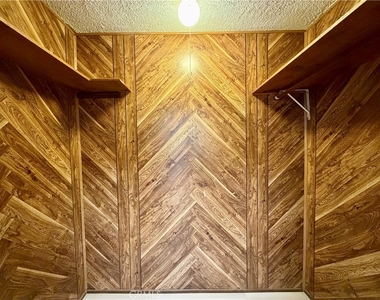 1344 N Martel Avenue - Photo Thumbnail 4