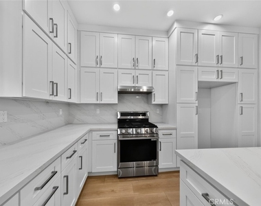7942 Ethel Avenue - Photo Thumbnail 18