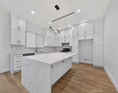7942 Ethel Avenue - Photo Thumbnail 14