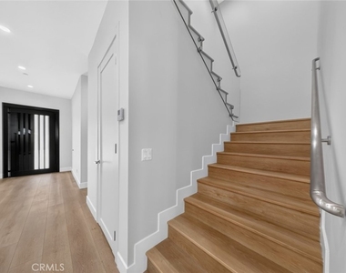 7942 Ethel Avenue - Photo Thumbnail 3