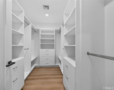 7942 Ethel Avenue - Photo Thumbnail 32