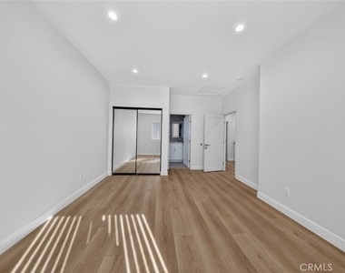 7942 Ethel Avenue - Photo Thumbnail 26