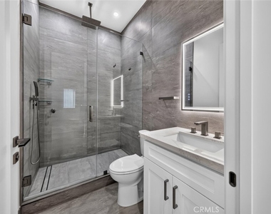 7942 Ethel Avenue - Photo Thumbnail 42