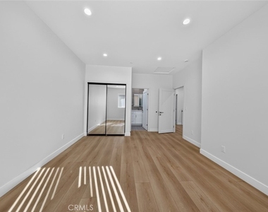 7942 Ethel Avenue - Photo Thumbnail 25