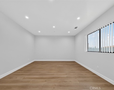 7942 Ethel Avenue - Photo Thumbnail 24