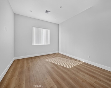 7942 Ethel Avenue - Photo Thumbnail 12