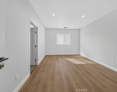 7942 Ethel Avenue - Photo Thumbnail 10