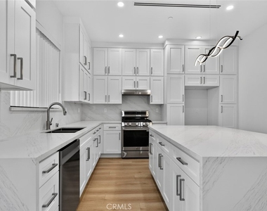 7942 Ethel Avenue - Photo Thumbnail 16