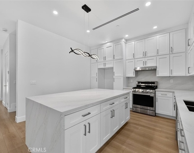 7940 Ethel Avenue - Photo Thumbnail 27