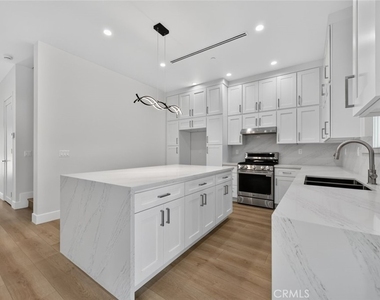 7940 Ethel Avenue - Photo Thumbnail 22