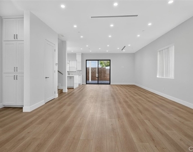 7940 Ethel Avenue - Photo Thumbnail 7