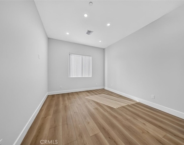 7940 Ethel Avenue - Photo Thumbnail 12