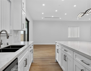 7940 Ethel Avenue - Photo Thumbnail 19