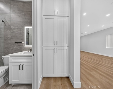7940 Ethel Avenue - Photo Thumbnail 14