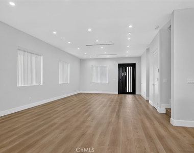 7940 Ethel Avenue - Photo Thumbnail 21