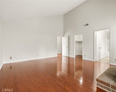 3366 Darby - Photo Thumbnail 15