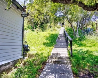 2597 Dearborn Drive - Photo Thumbnail 7