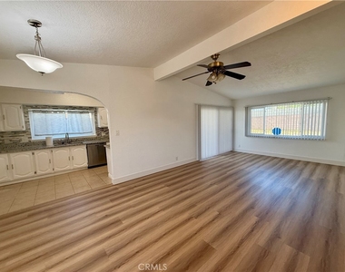 1016 W Avenue J14 - Photo Thumbnail 4