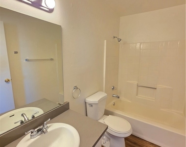 8342 Columbine Avenue - Photo Thumbnail 7