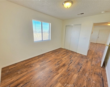 8342 Columbine Avenue - Photo Thumbnail 8
