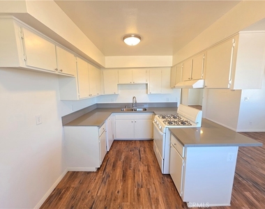 8342 Columbine Avenue - Photo Thumbnail 2