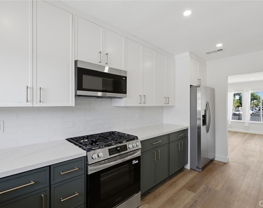 11331 Pioneer Boulevard - Photo Thumbnail 10