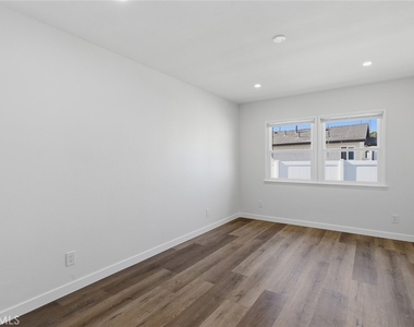 11331 Pioneer Boulevard - Photo Thumbnail 23