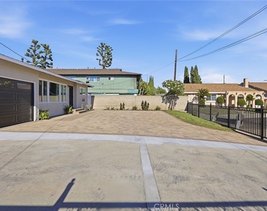 11331 Pioneer Boulevard - Photo Thumbnail 3