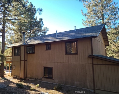 15329 Acacia Way - Photo Thumbnail 2