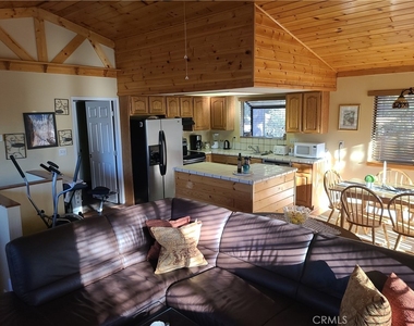 15329 Acacia Way - Photo Thumbnail 8