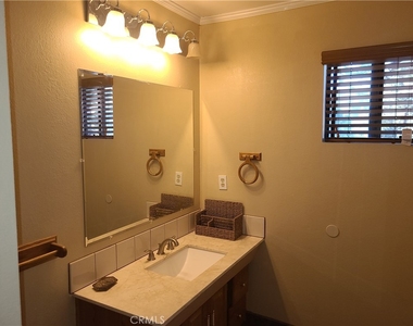 15329 Acacia Way - Photo Thumbnail 9