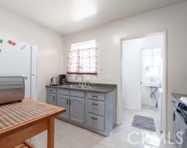 3813 College - Photo Thumbnail 6