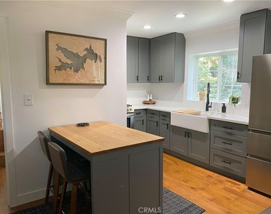 939 Canyon Spur - Photo Thumbnail 4