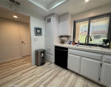 2512 E Willow - Photo Thumbnail 7