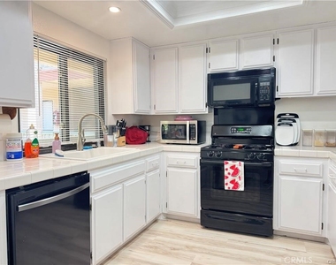 2512 E Willow - Photo Thumbnail 6