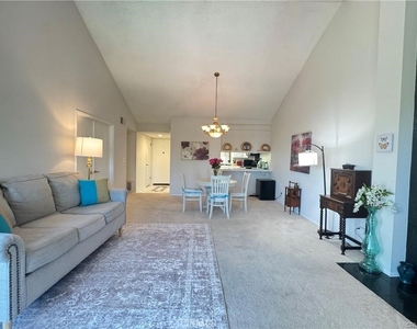 2512 E Willow - Photo Thumbnail 4