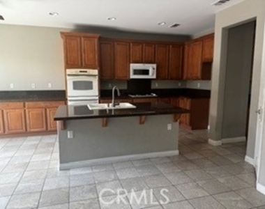 13946 Topeka Ct - Photo Thumbnail 6