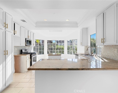 24302 Andrea St - Photo Thumbnail 8