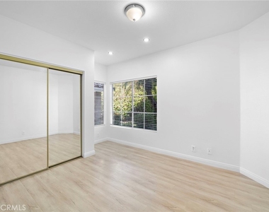 24302 Andrea St - Photo Thumbnail 12