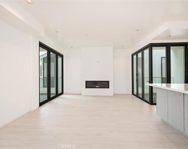 423 Orchid Ave - Photo Thumbnail 6