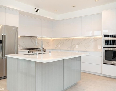 423 Orchid Ave - Photo Thumbnail 10