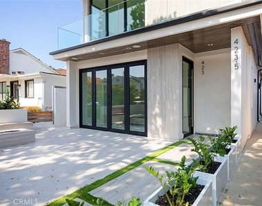 423 Orchid Ave - Photo Thumbnail 2