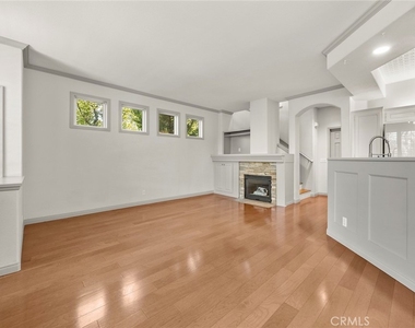 1108 S Positano Avenue - Photo Thumbnail 5