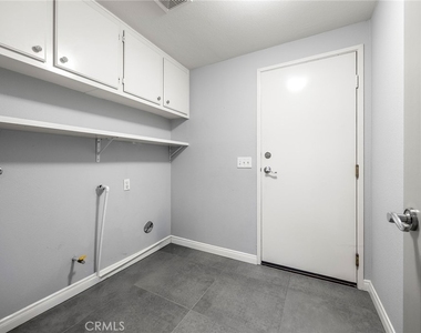 1108 S Positano Avenue - Photo Thumbnail 14