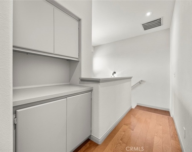 1108 S Positano Avenue - Photo Thumbnail 16