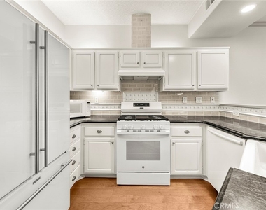 1108 S Positano Avenue - Photo Thumbnail 10