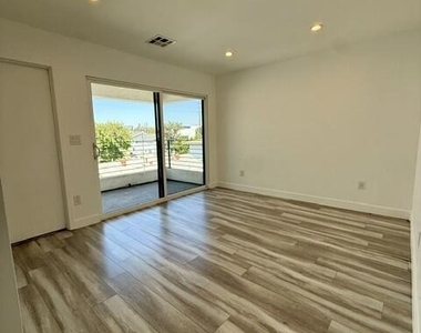 5628 Auckland Avenue - Photo Thumbnail 12
