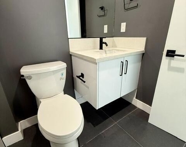 5628 Auckland Avenue - Photo Thumbnail 14