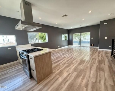 5628 Auckland Avenue - Photo Thumbnail 6